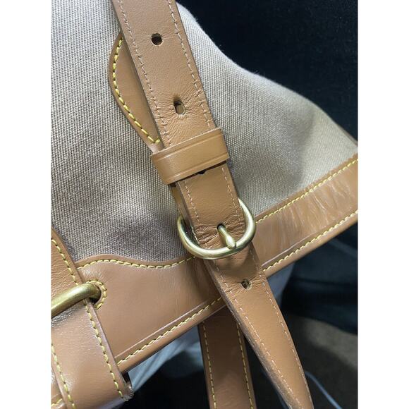 Dooney & Bourke VINTAGE T307, N°362308,‎ made in USA, Tan Small Bucket Bag